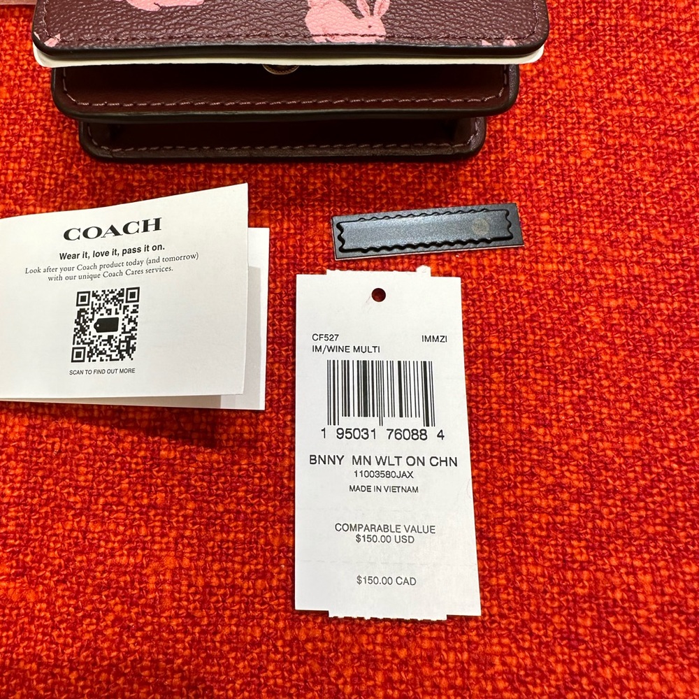 ❤️❤️❤️❤️NWT Coach mini bag/wallet on chain/Rabbit/bunny print2023❤️❤️ - Picture 4 of 8